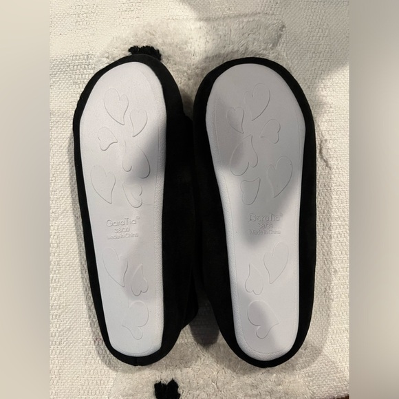 2x pairs of novelty Kitty slippers - Picture 2 of 4